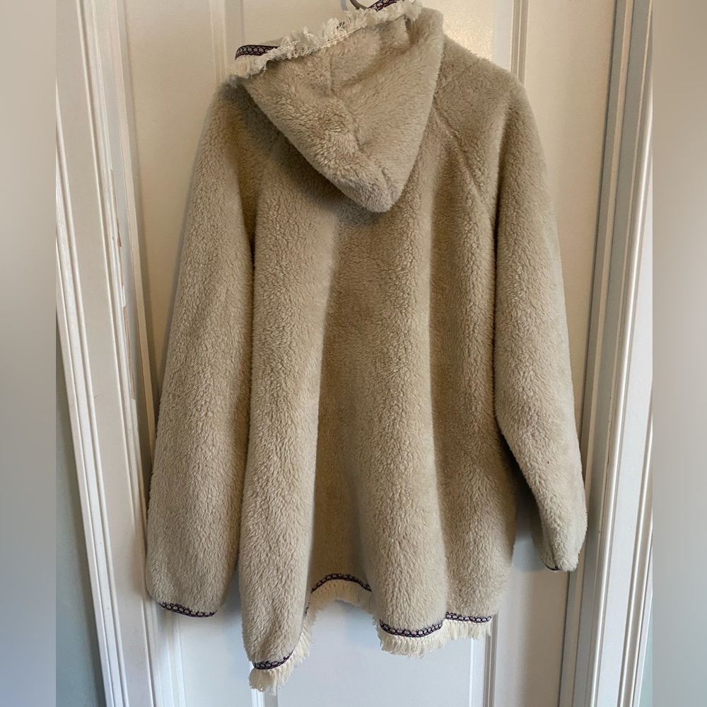 Throwzy Cozy Beige Hooded Pullover One Size Fringe - Picture 6 of 7